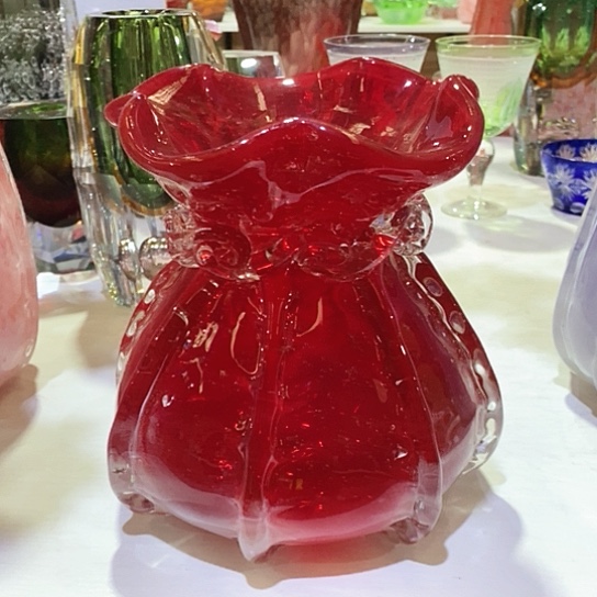 琉璃花瓶高19厘米宽6