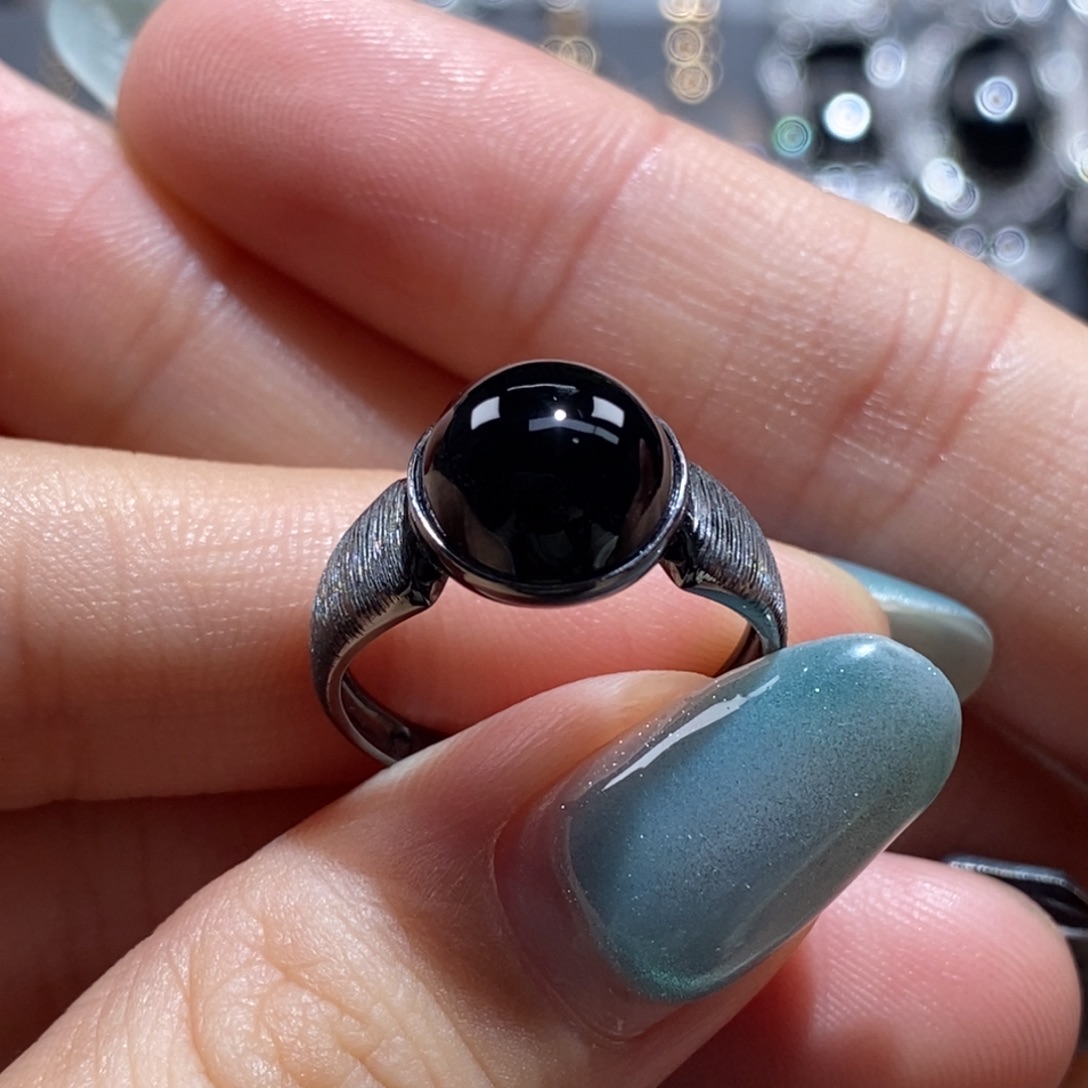 翡翠18K金镶嵌戒指