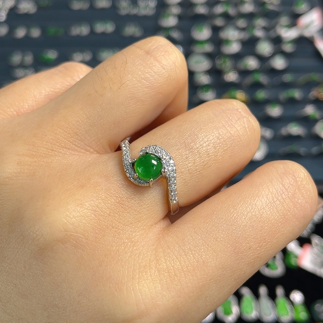 未镶嵌戒指翡翠戒指