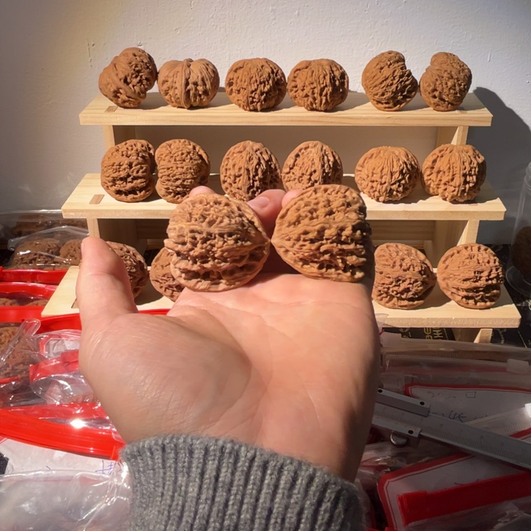 文玩核桃吊坠42三角南疆石有黄练手对不退不换