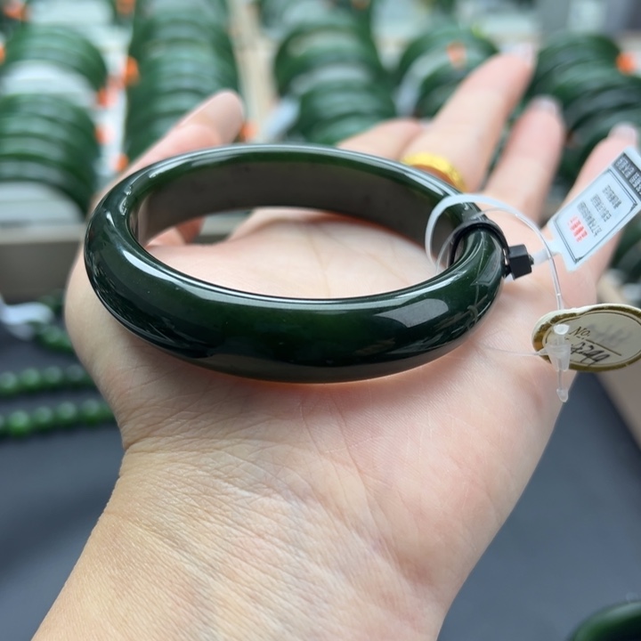 十***夜和田玉（碧玉）未镶嵌手镯