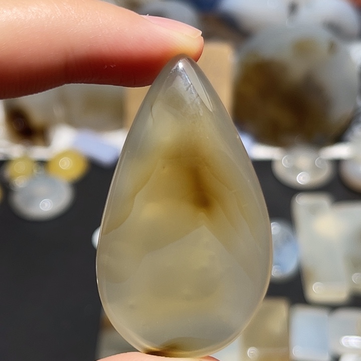 玛瑙/玉髓颈饰未镶嵌