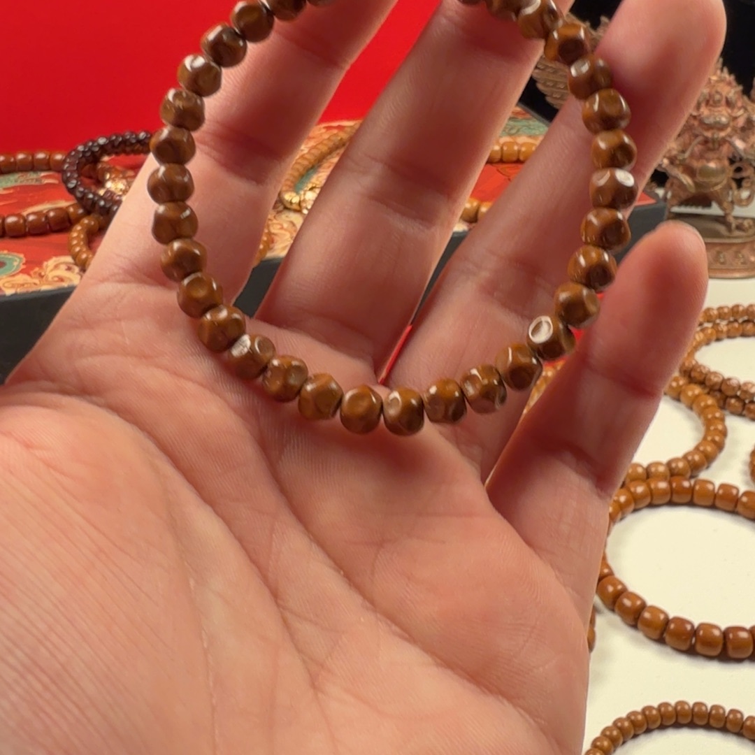 给***上吊坠紫金鼠6.9左右奶酪鼠尖