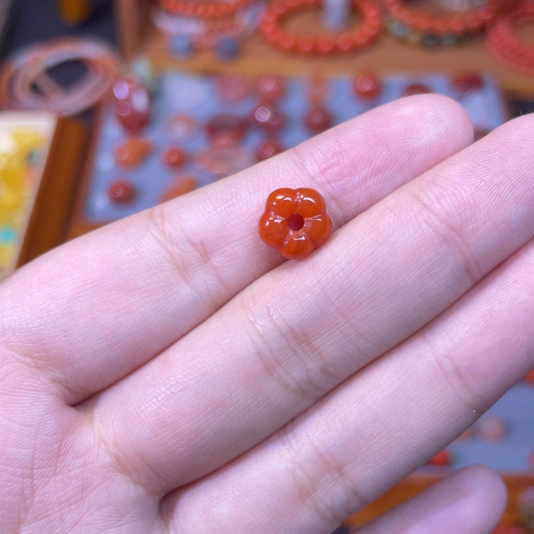 南红玛瑙未镶嵌花扣
