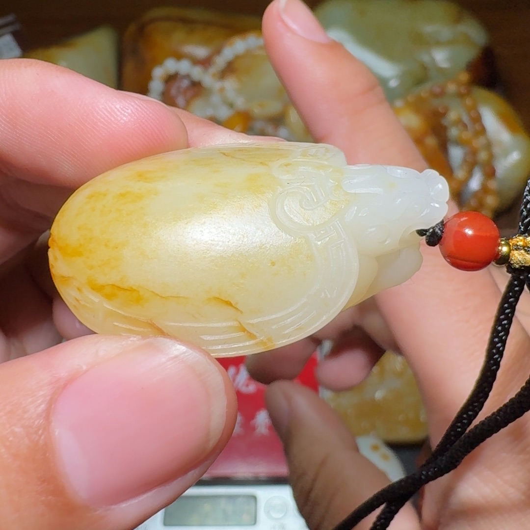 和田玉颈饰未镶嵌