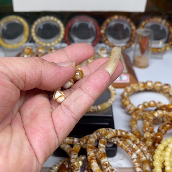 M***i吊坠猴头核桃22号