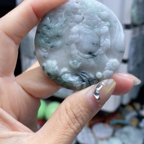 翡翠颈饰未镶嵌翡翠