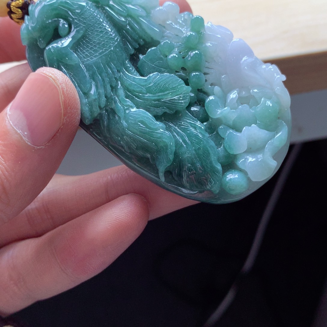 翡翠颈饰未镶嵌吊坠