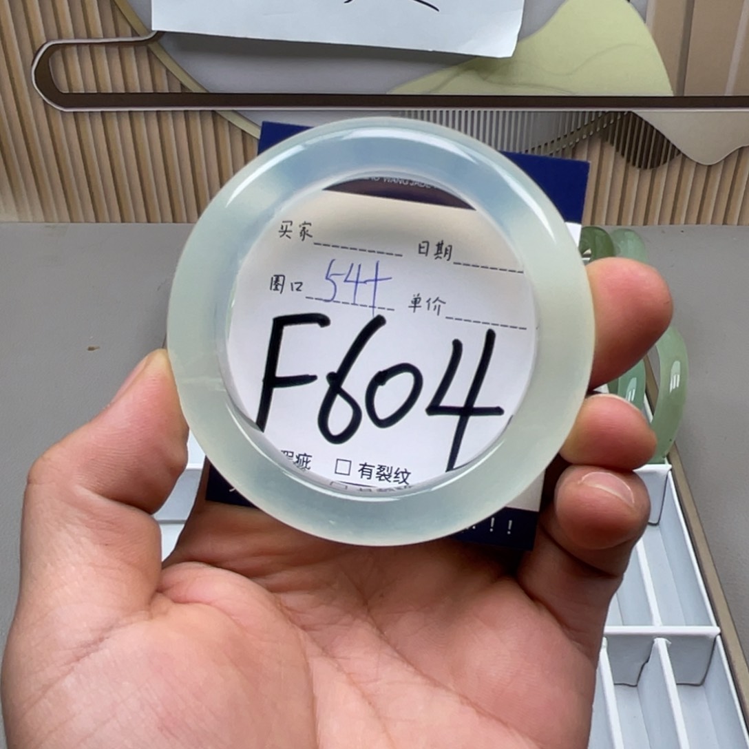 岫玉手镯手镯未镶嵌