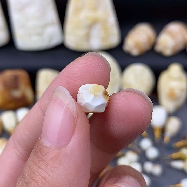 琥珀未镶嵌裸石9瓷白无相