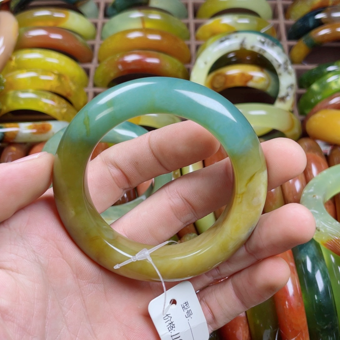 幸***y蛇纹石玉未镶嵌手镯