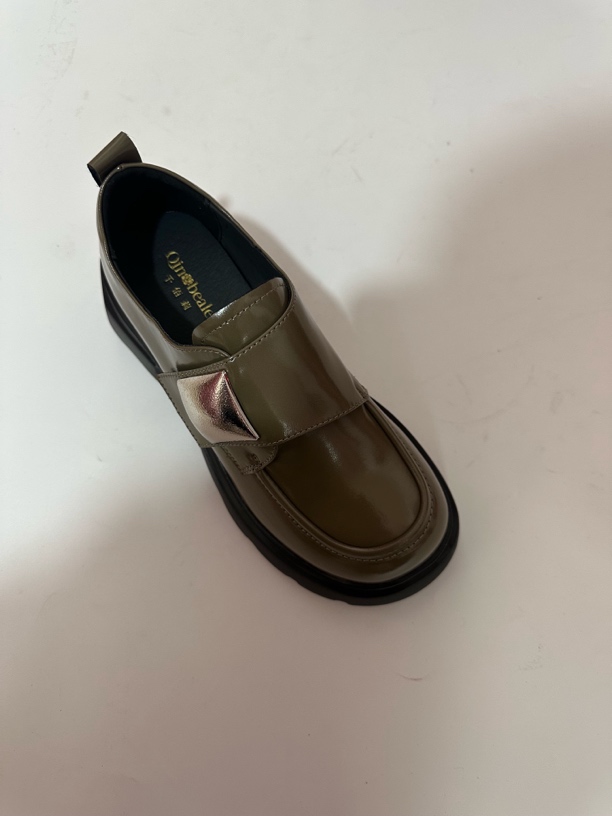 2040时尚百搭乐福鞋