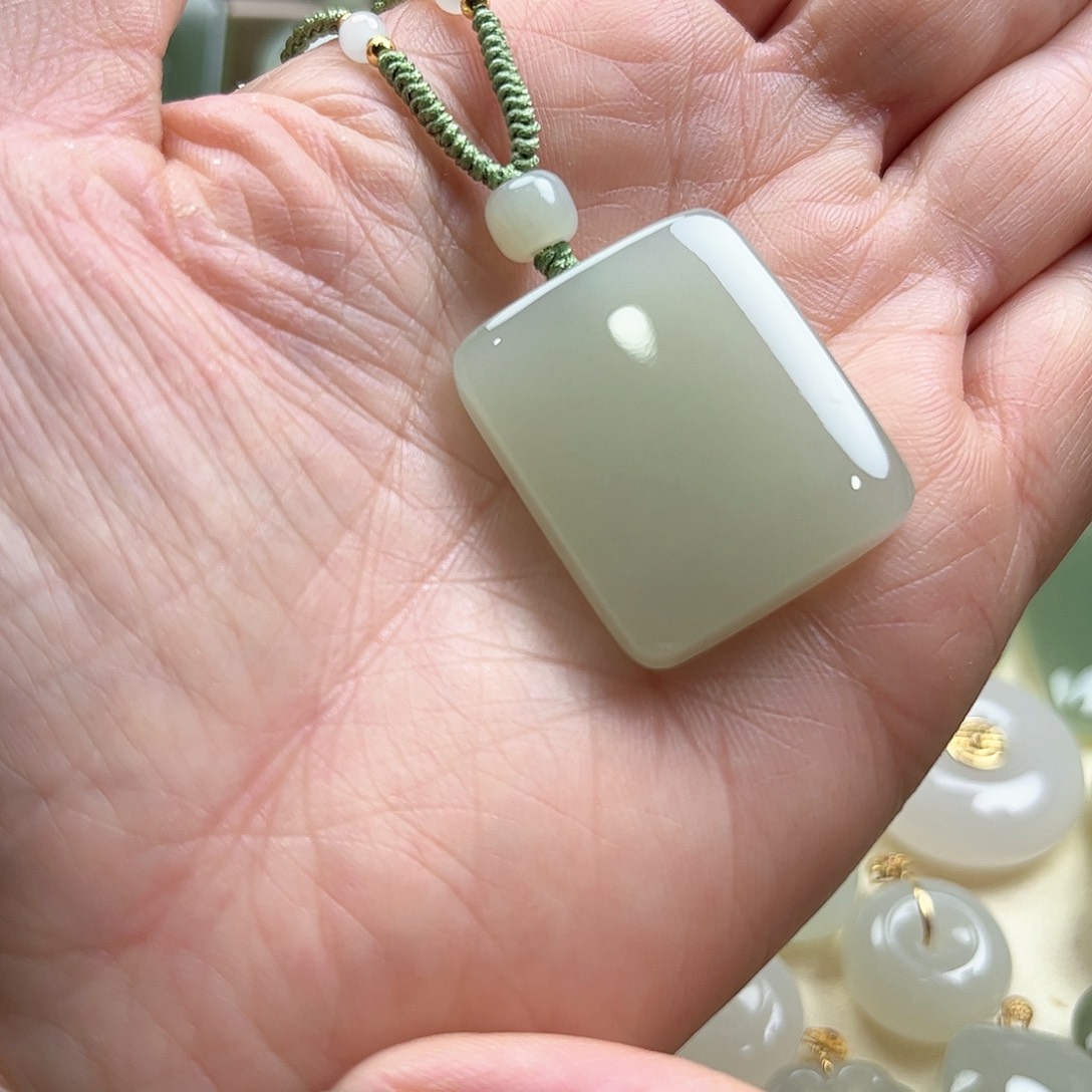 和田玉挂件未镶嵌