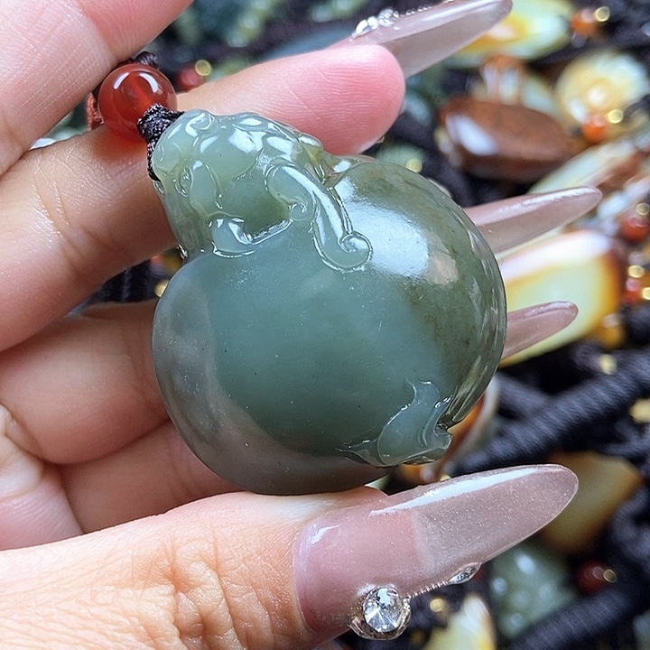 和田玉颈饰未镶嵌