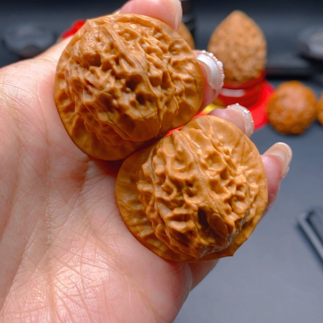 文玩核桃吊坠瓷娃娃37