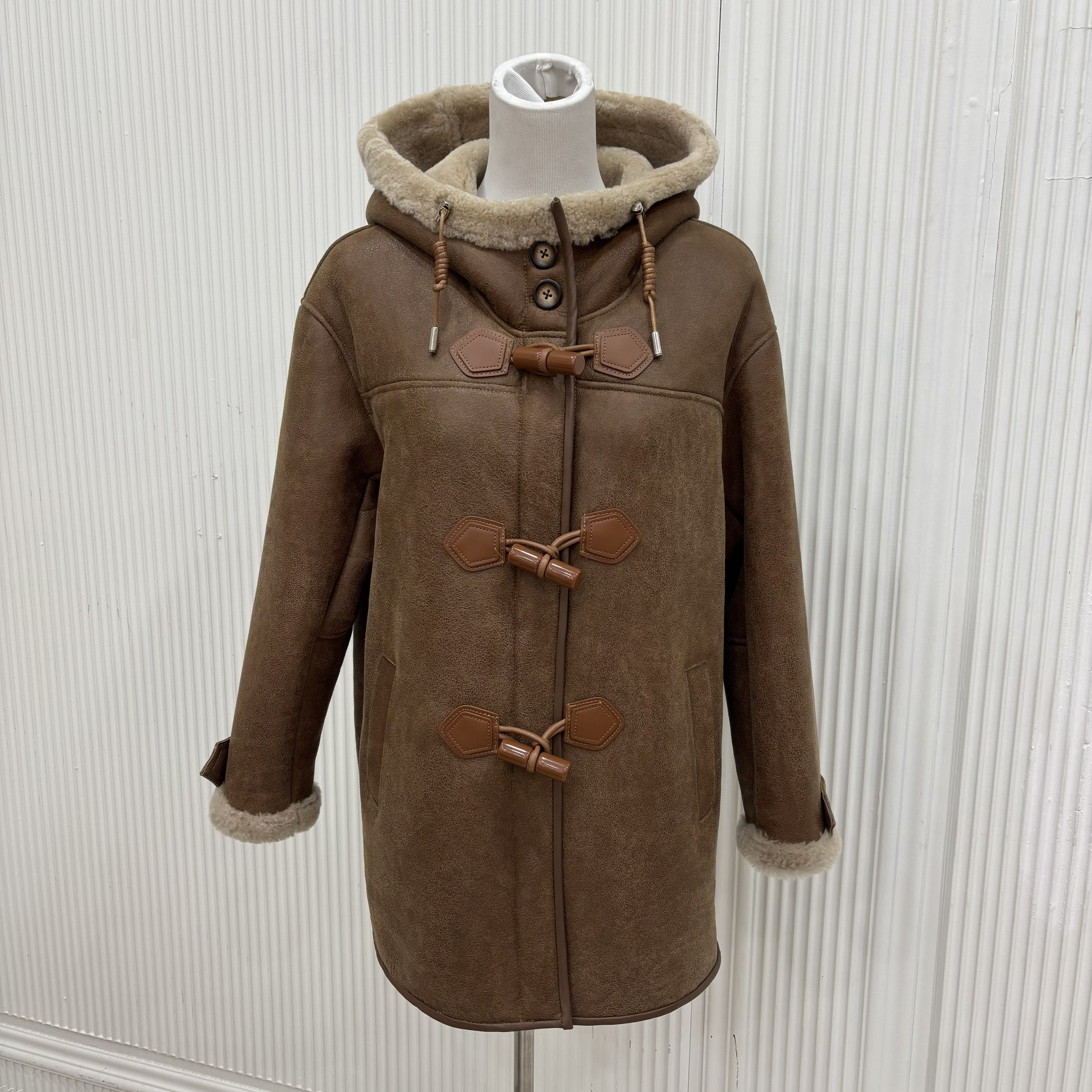 冬季女士时尚牛角扣真皮毛一体WLH29099B