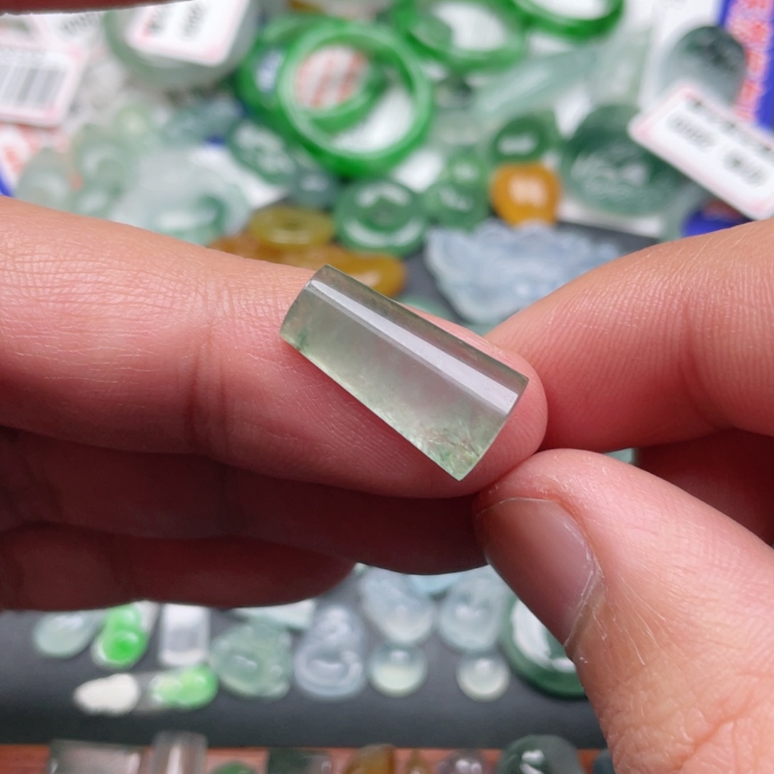 翡翠颈饰未镶嵌缅甸翡翠