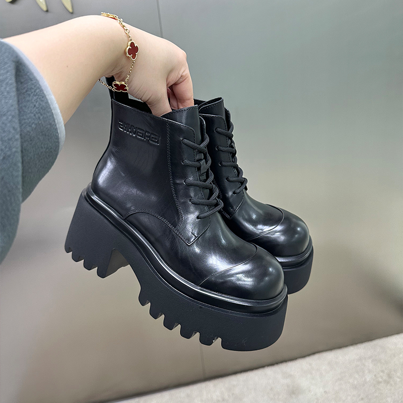 【左右华菲】8cm英伦风时尚百搭真皮厚底马丁靴2025秋冬新款小踝靴