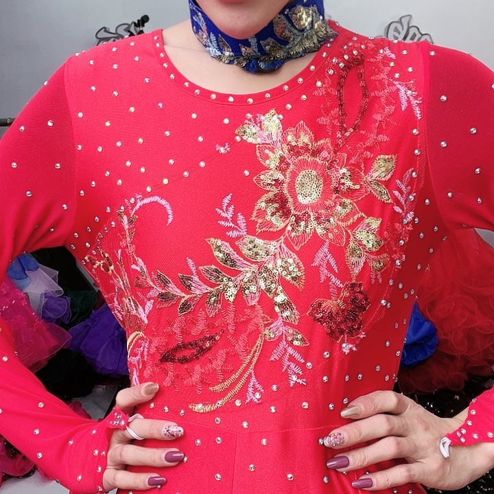 交谊舞厅和音乐中心为