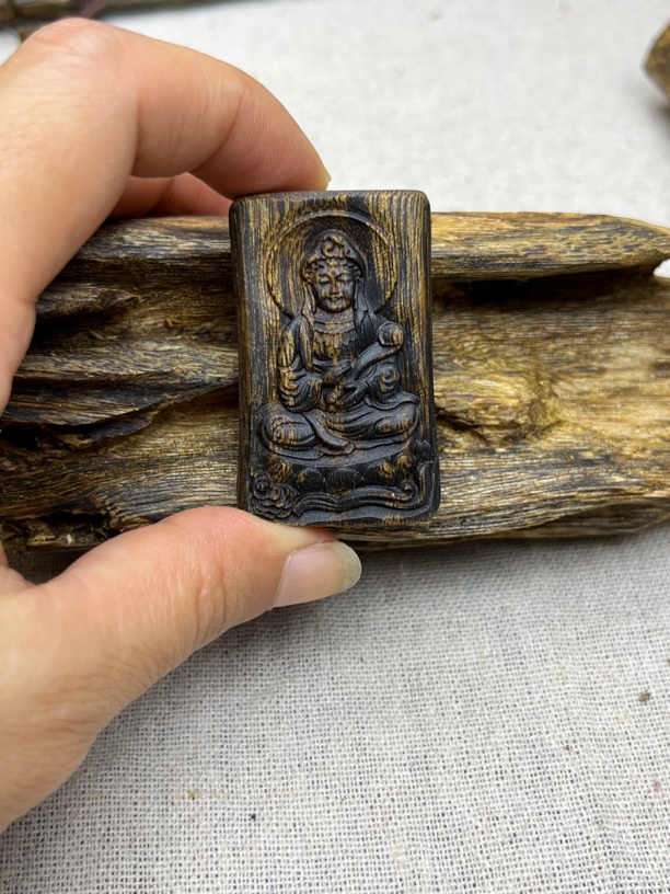 沉香沉香雕刻牌吊坠挂脖