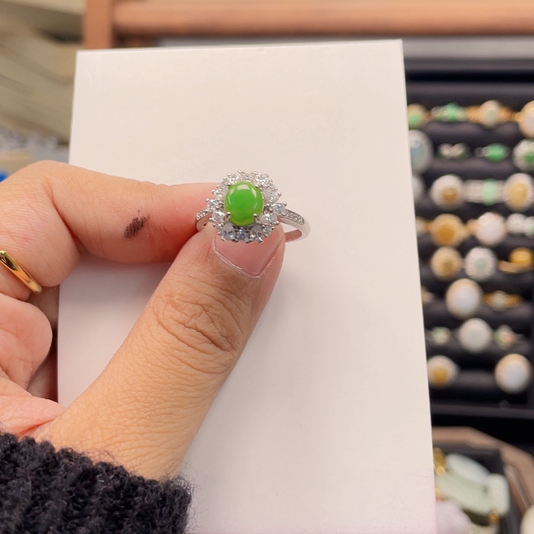 翡翠颈饰未镶嵌天然翡翠Ａ货