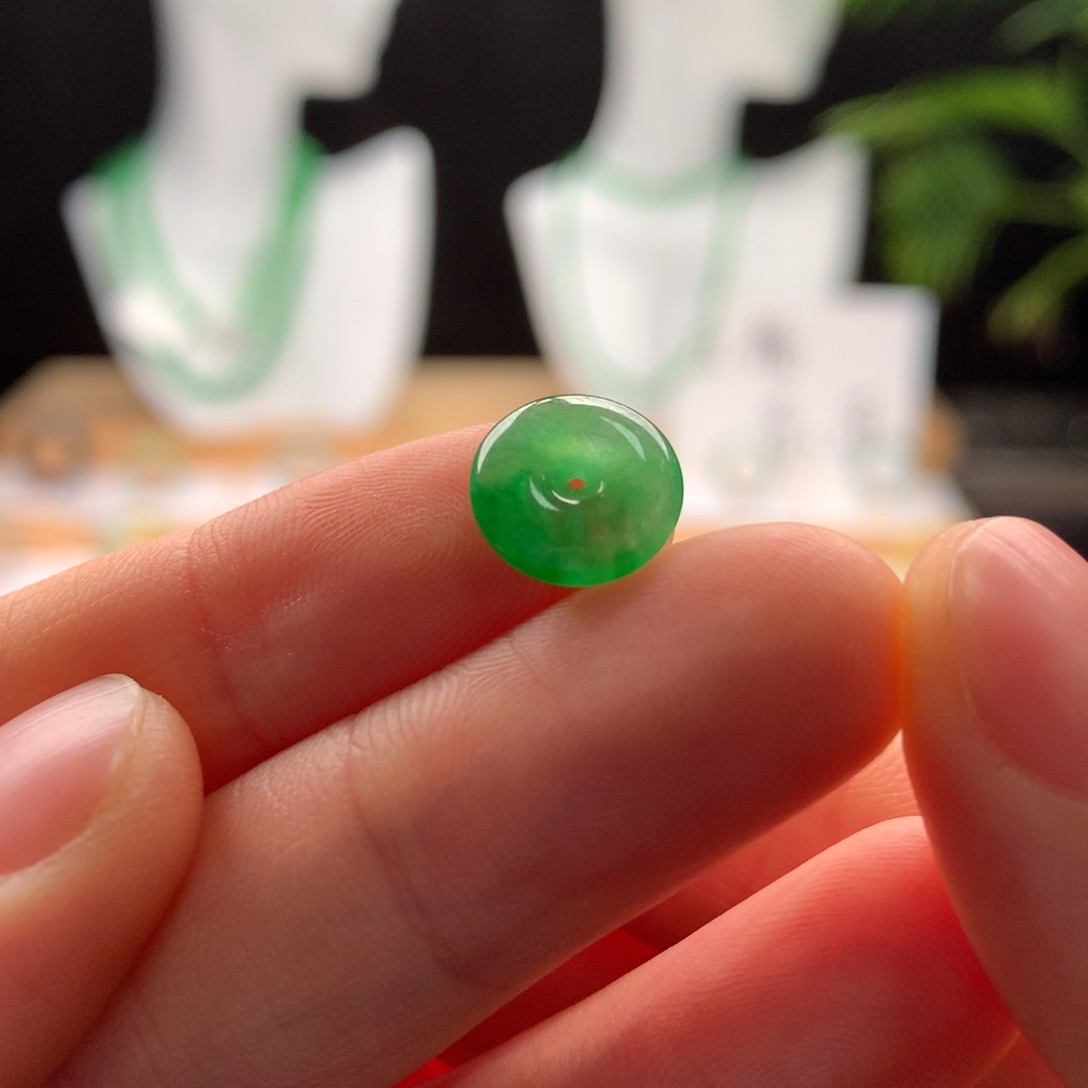 翡翠颈饰未镶嵌要**山天然缅甸A货翡翠