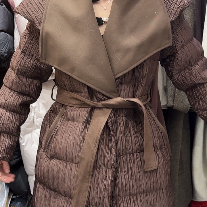 羽绒服也很帅很有活力呢