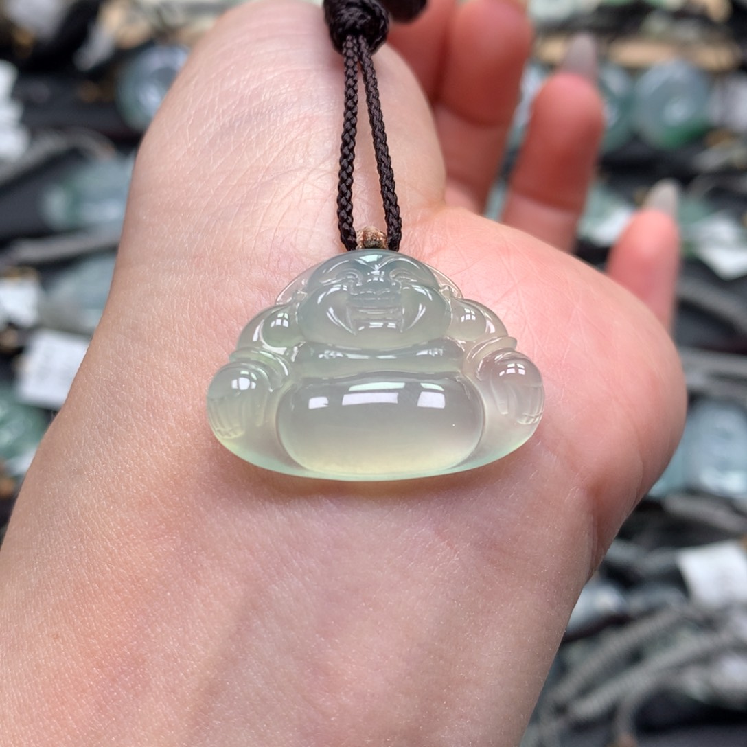 翡翠颈饰未镶嵌佛公