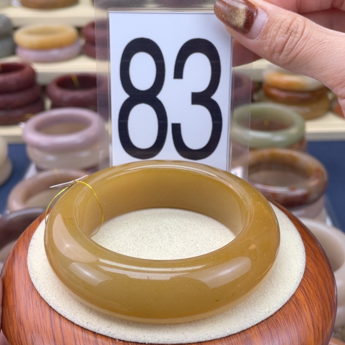 【闪购商品】石英质玉手镯未镶嵌