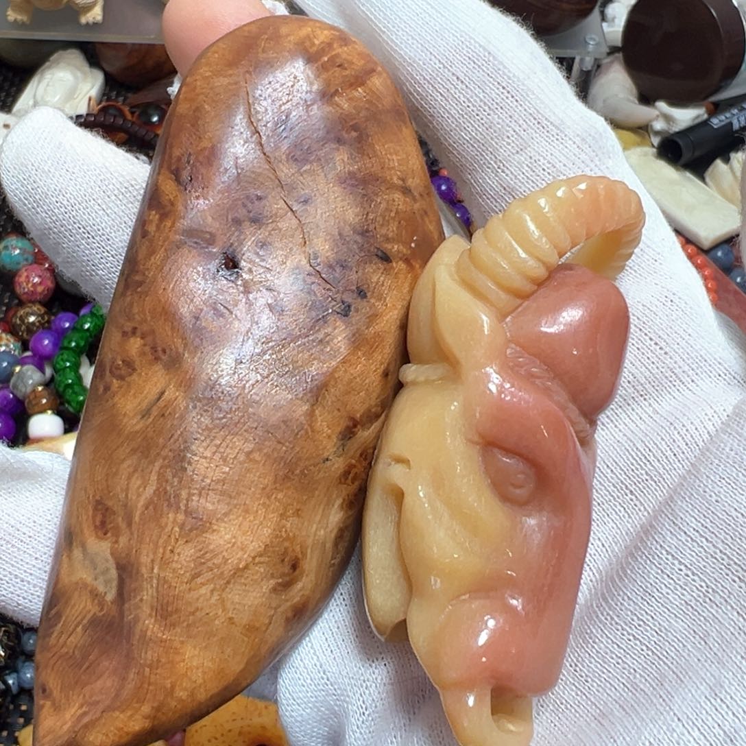 【闪购商品】非洲檀香无事牌手把件