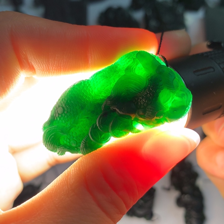 翡翠颈饰未镶嵌貔貅