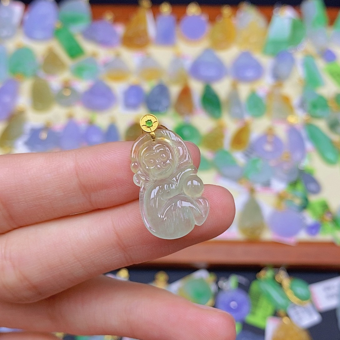 翡翠颈饰18K金镶嵌翡翠