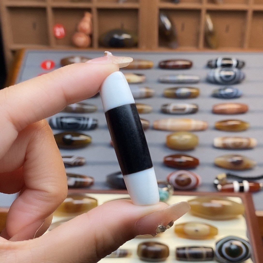 哈***优玛瑙/玉髓颈饰未镶嵌