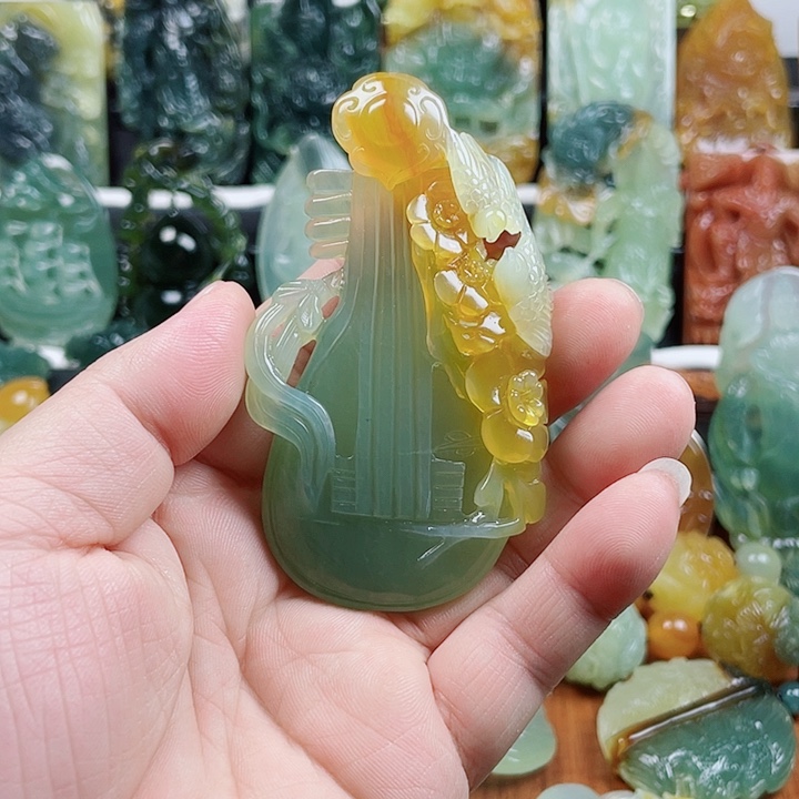 蛇纹石玉未镶嵌挂件