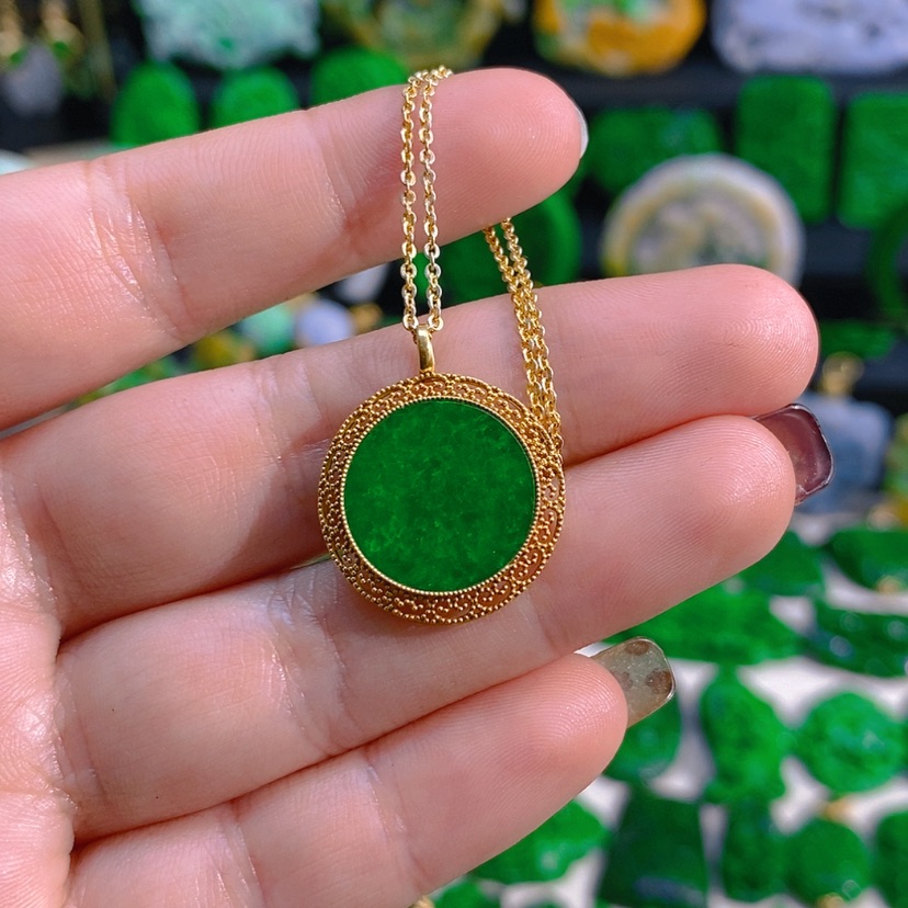 【闪购商品】翡翠颈饰18K金镶嵌无事牌