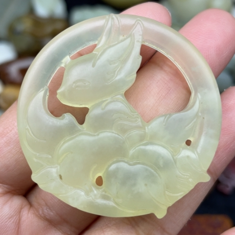 未镶嵌蛇纹石玉颈饰27