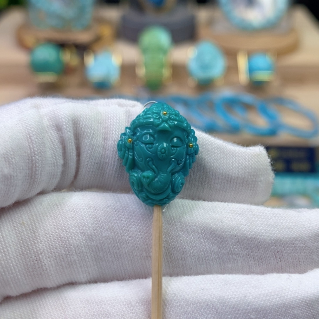 绿松石未镶嵌珠宝奇石