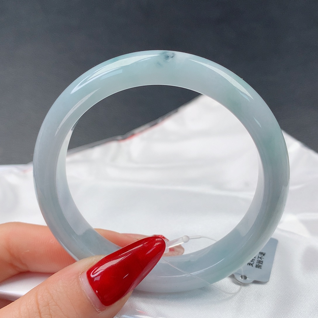 翡翠手镯未镶嵌0044正55.7