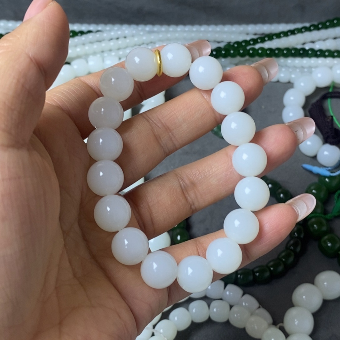 和田玉手链未镶嵌半****尘