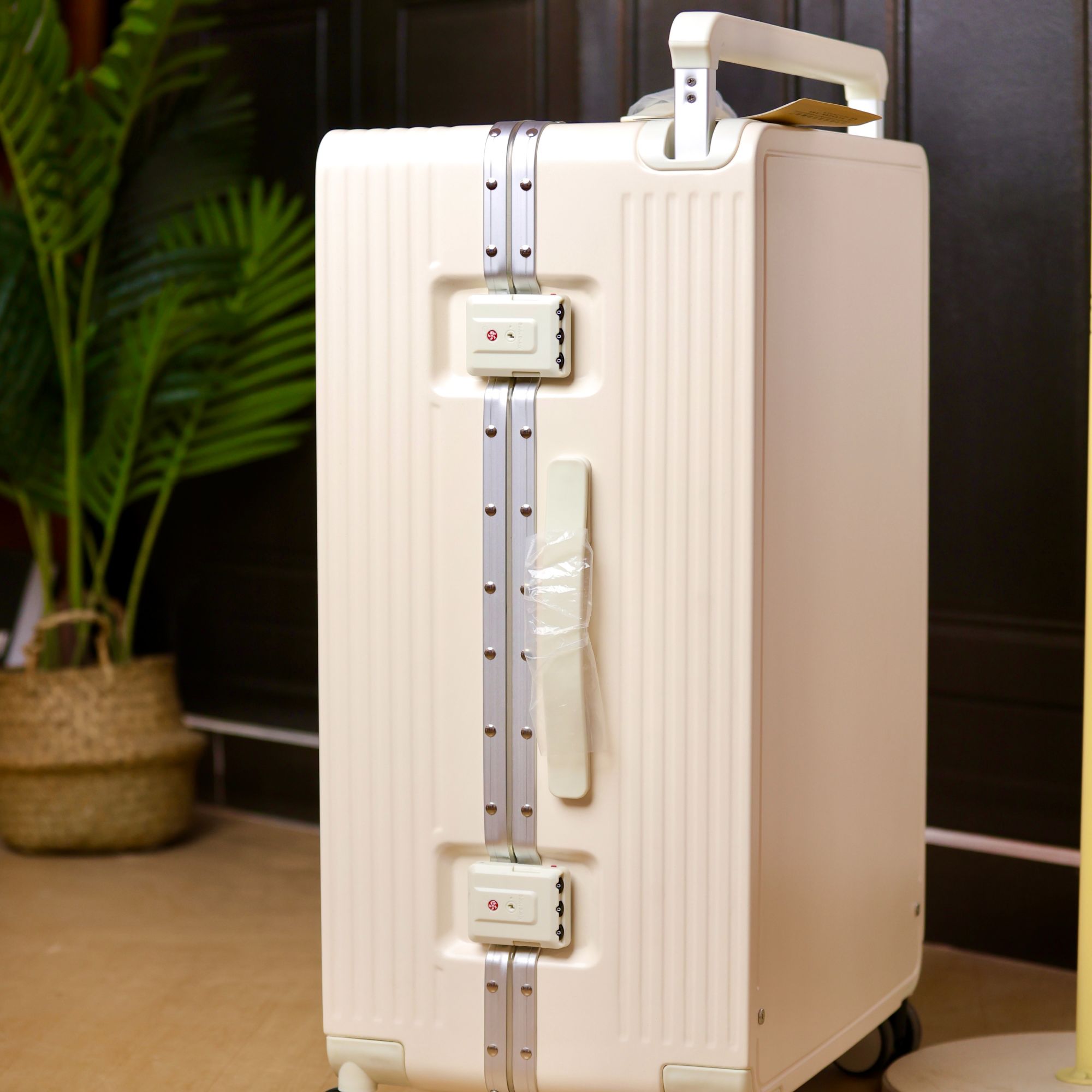  （微瑕产品介意慎拍）微瑕行李箱包挂件等