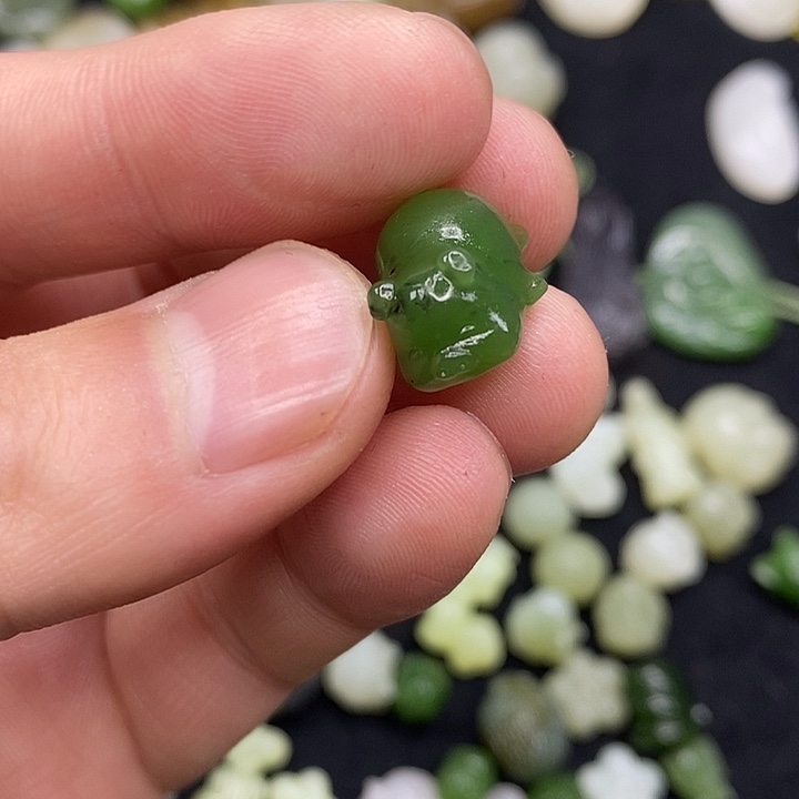 和田玉颈饰未镶嵌小*