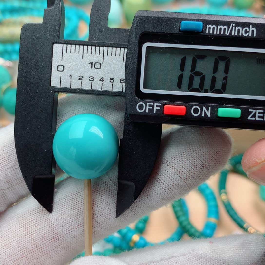 绿松石颈饰未镶嵌