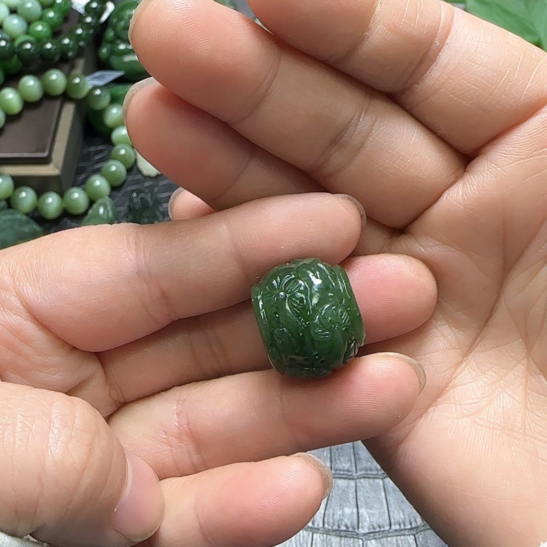 和田玉吊坠未镶嵌