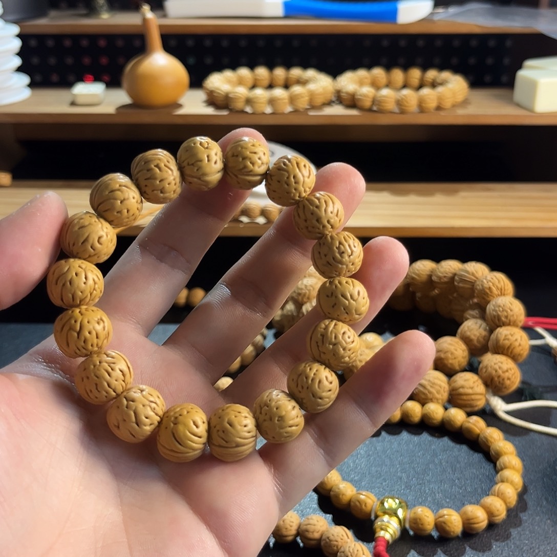 散***。桃核吊坠14小树王