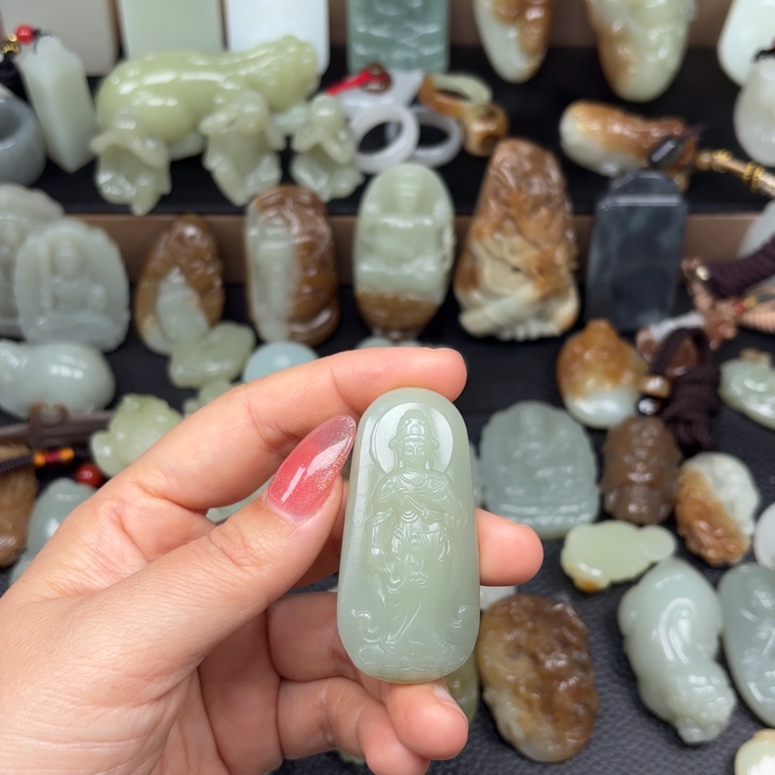 颈饰未镶嵌和田玉