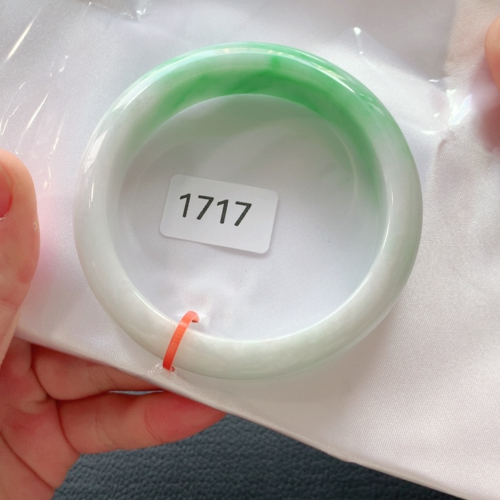 翡翠手镯未镶嵌天然翡翠手镯01