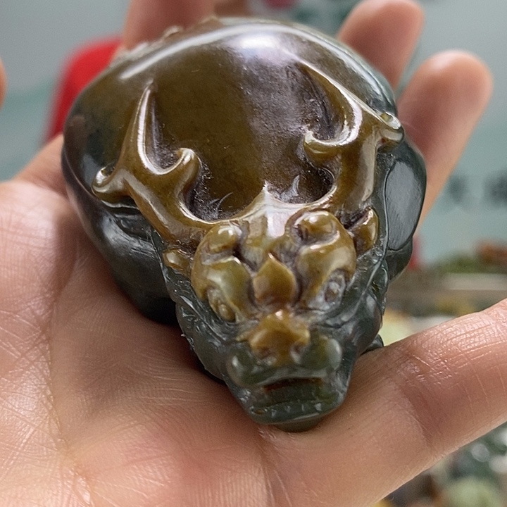 透闪石质玉把件未镶嵌