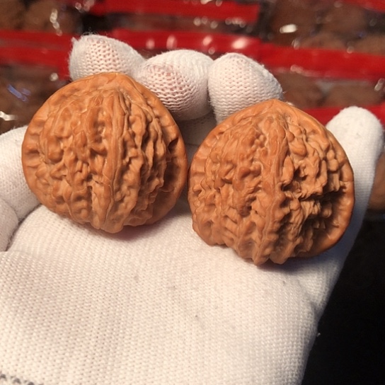 文玩核桃把件三角白39