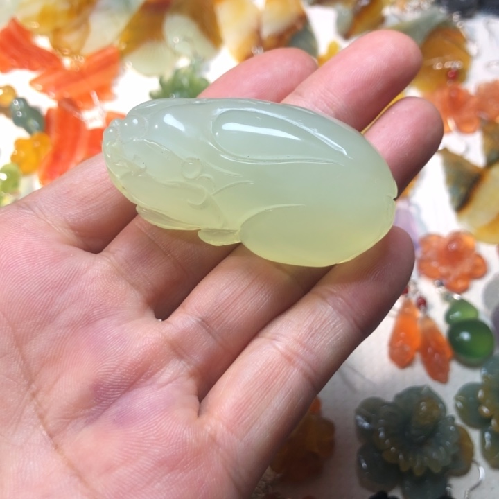 未镶嵌蛇纹石玉耳坠