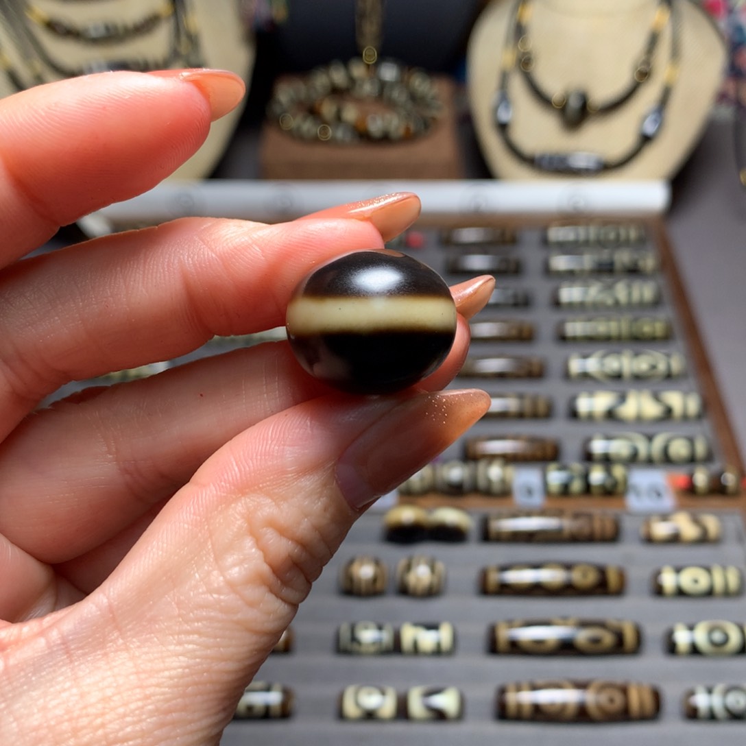 玛瑙/玉髓吊坠(赠链)未镶嵌O****?